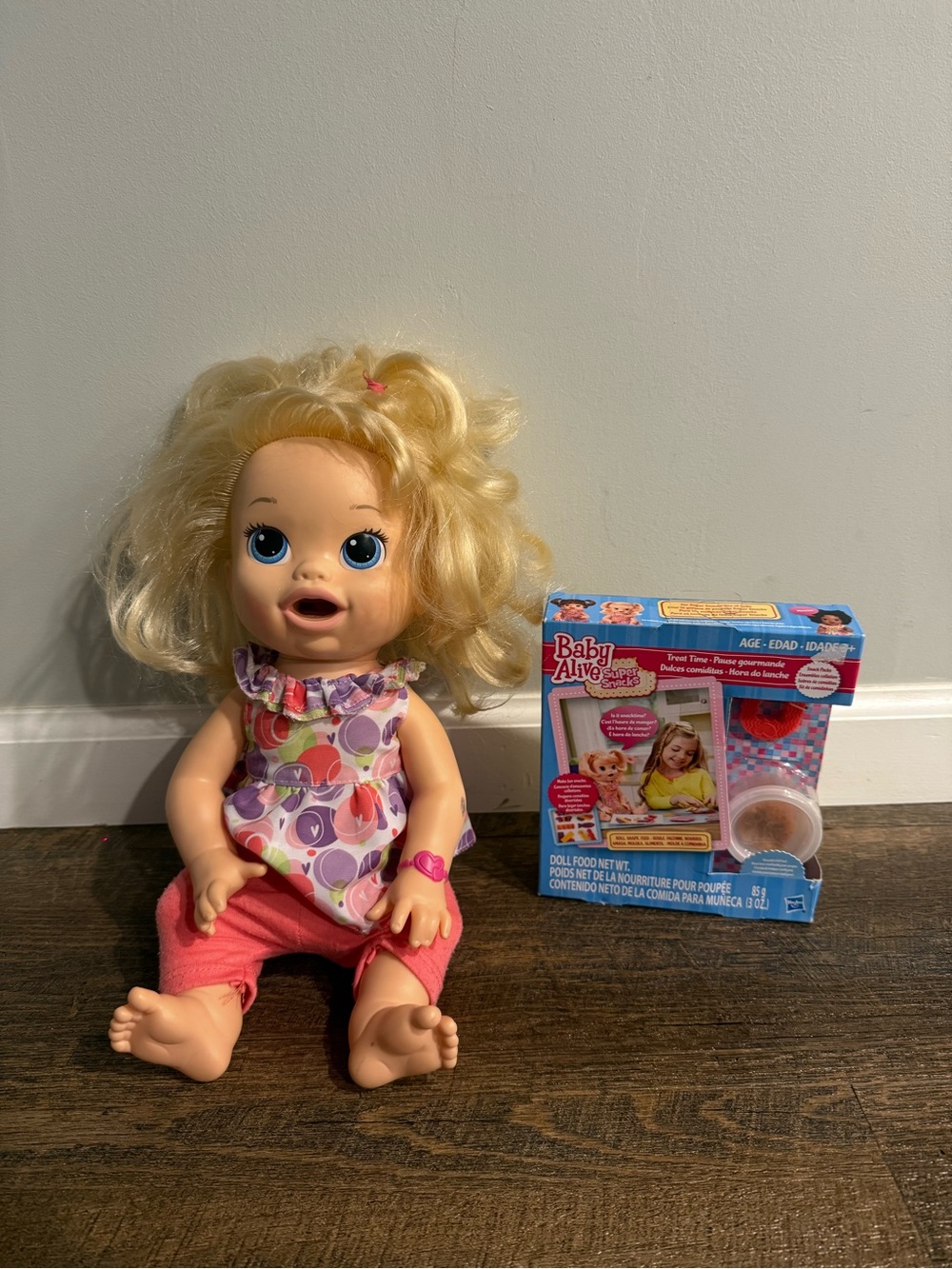 Baby alive Snackin Sara Blonde Doll with Pink Outfit and Feeding Accessory